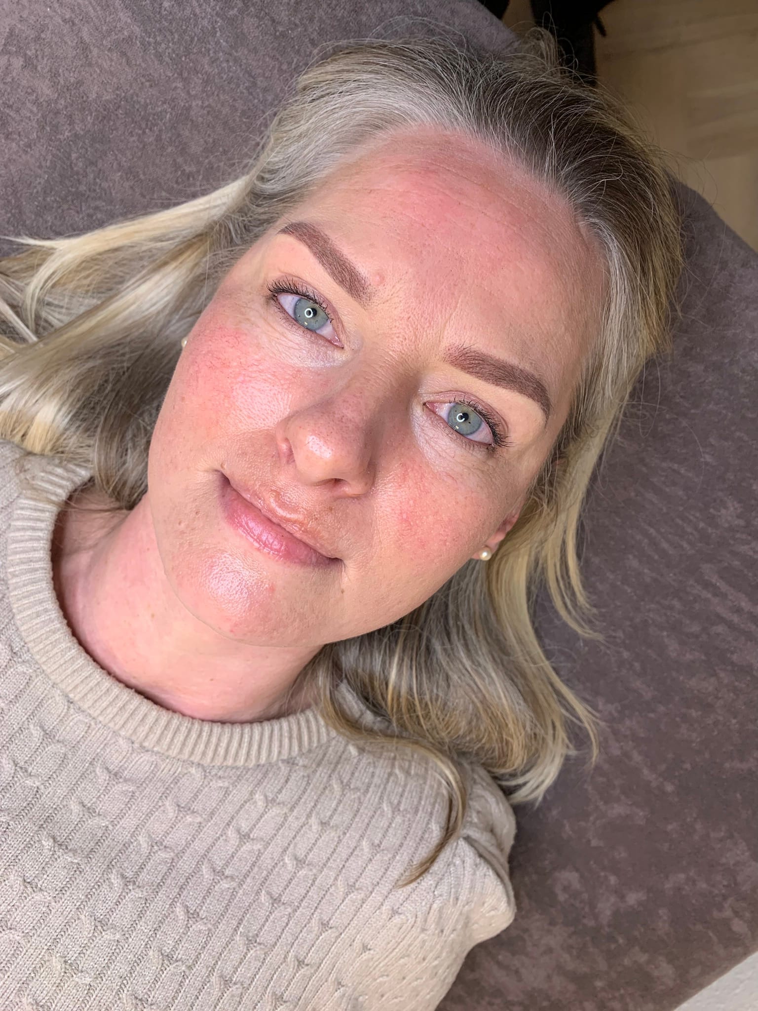 Resultaat van permanente make-up bij een klant met blond haar